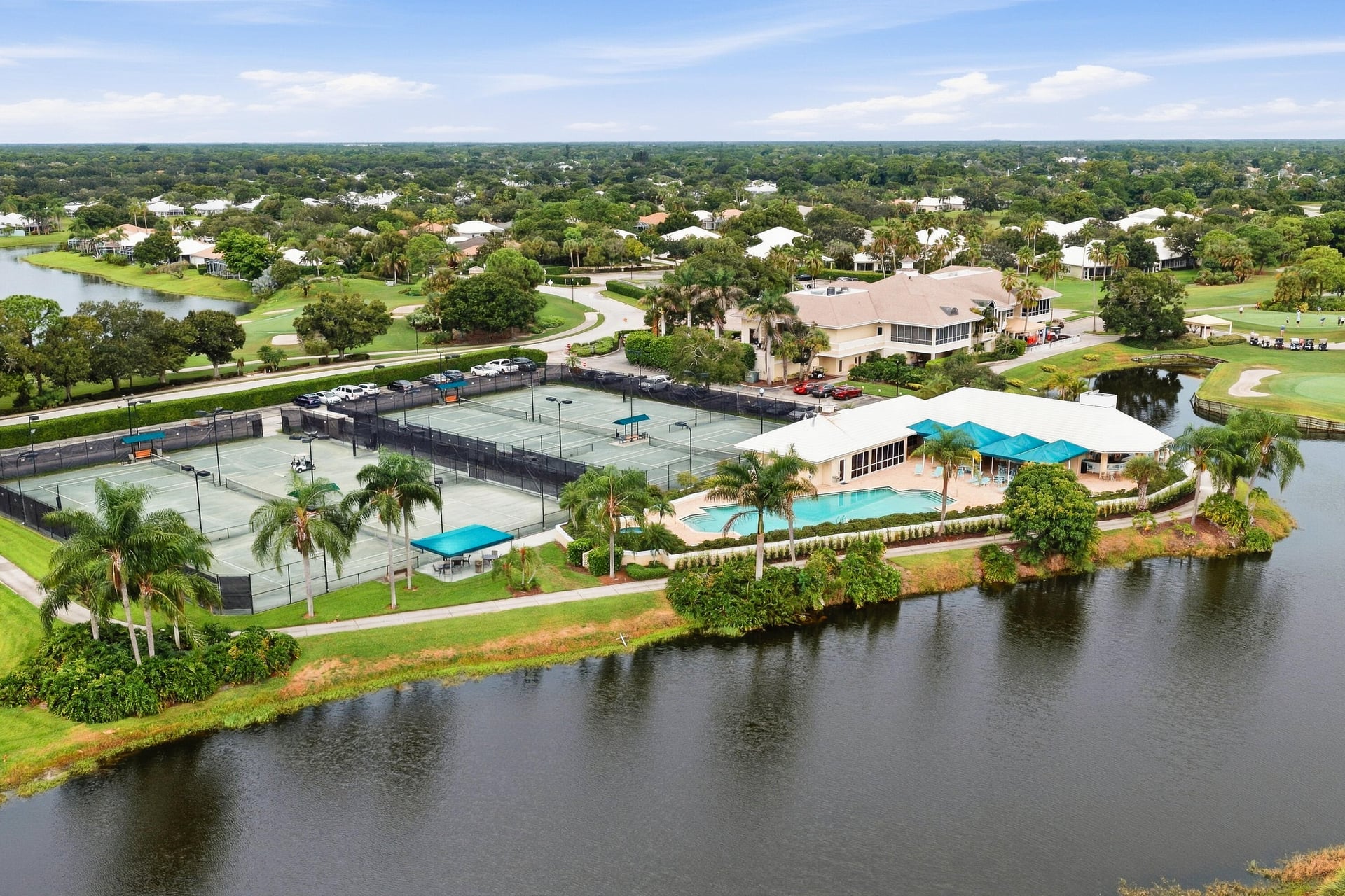 Monarch Country Club Residence photo 80