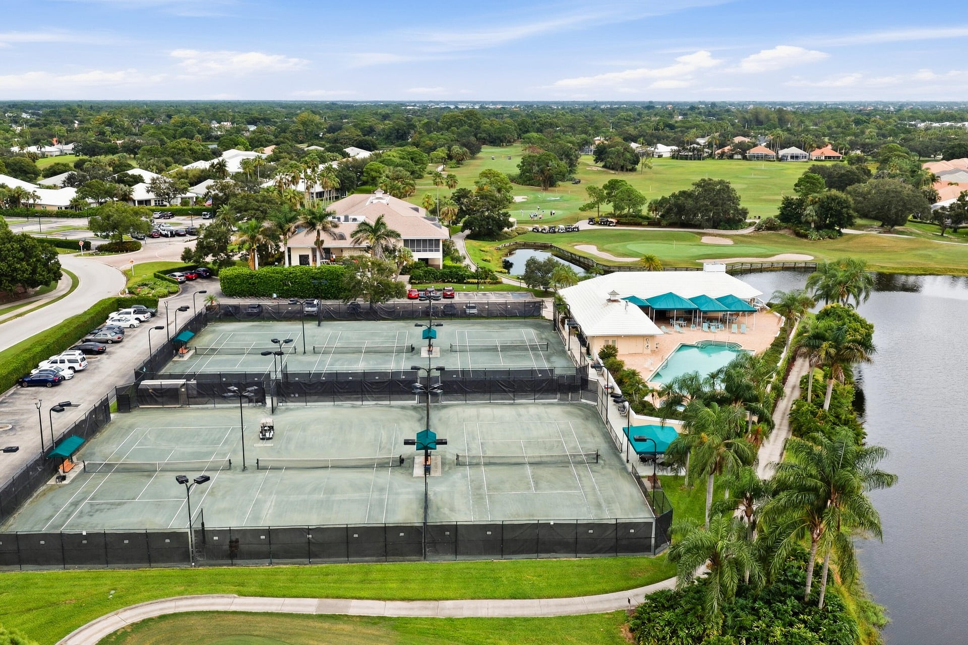 Monarch Country Club Residence photo 81