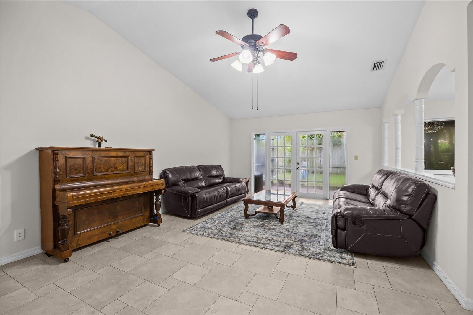 Residence photo 7