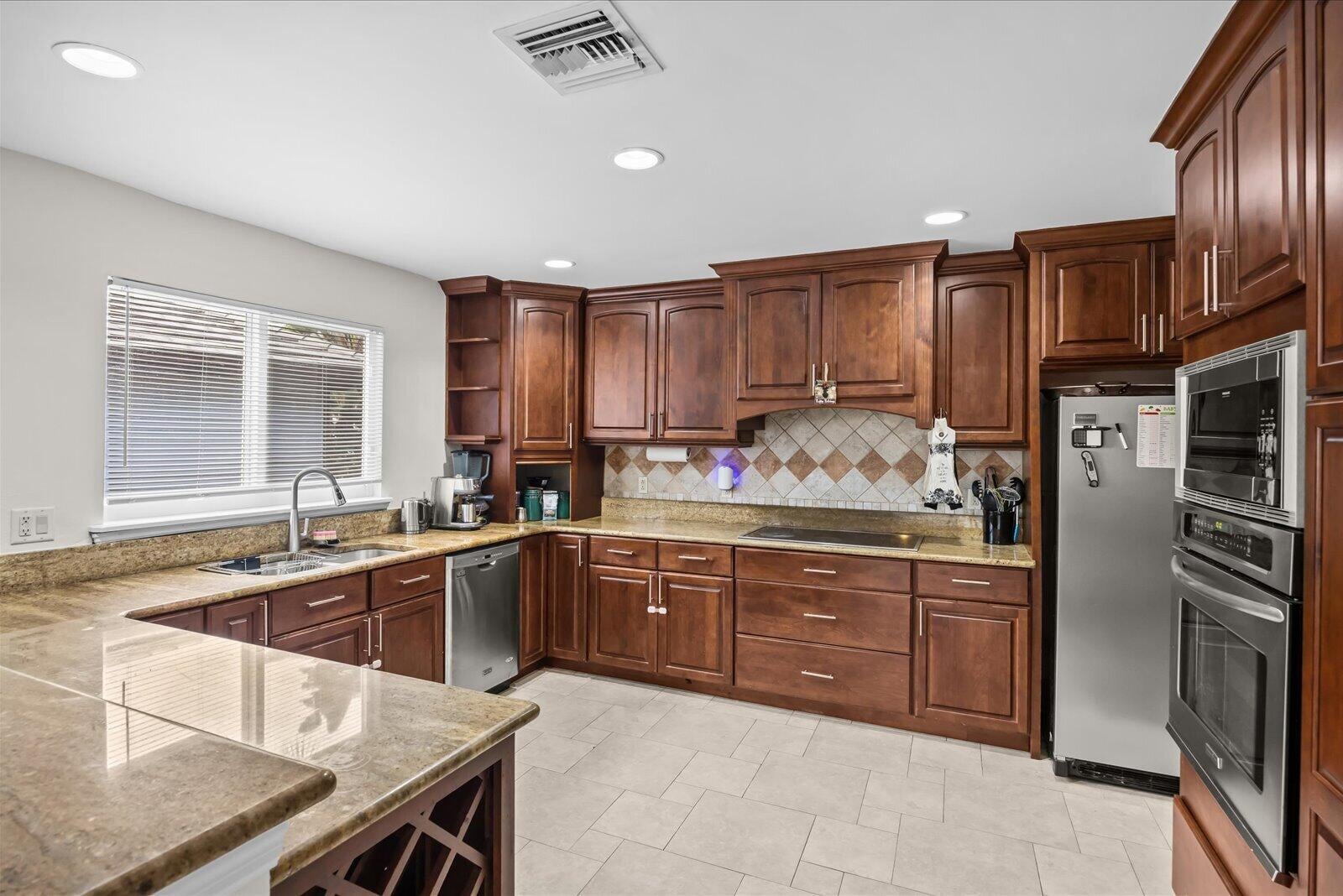 Residence photo 17
