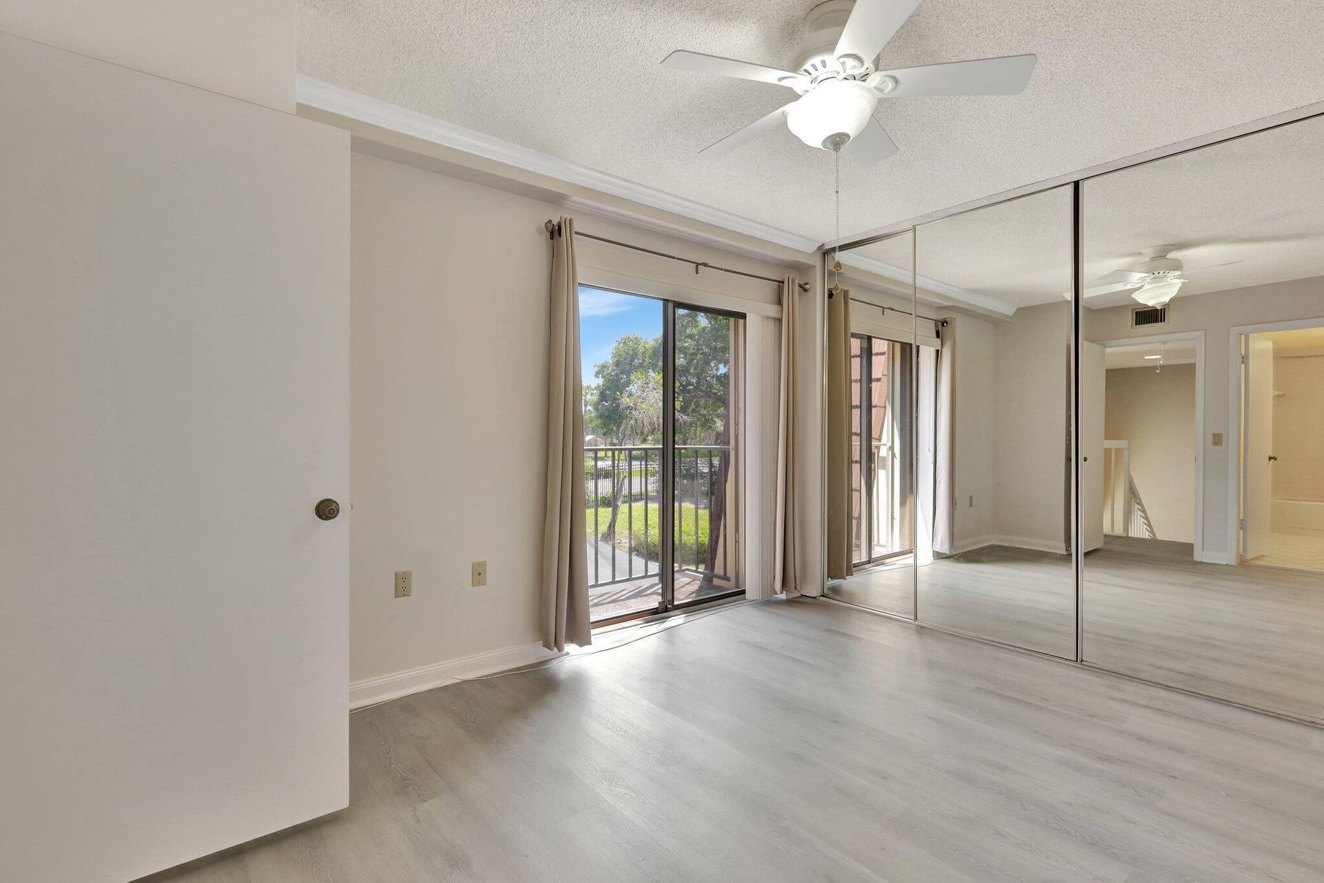 Residence photo 17
