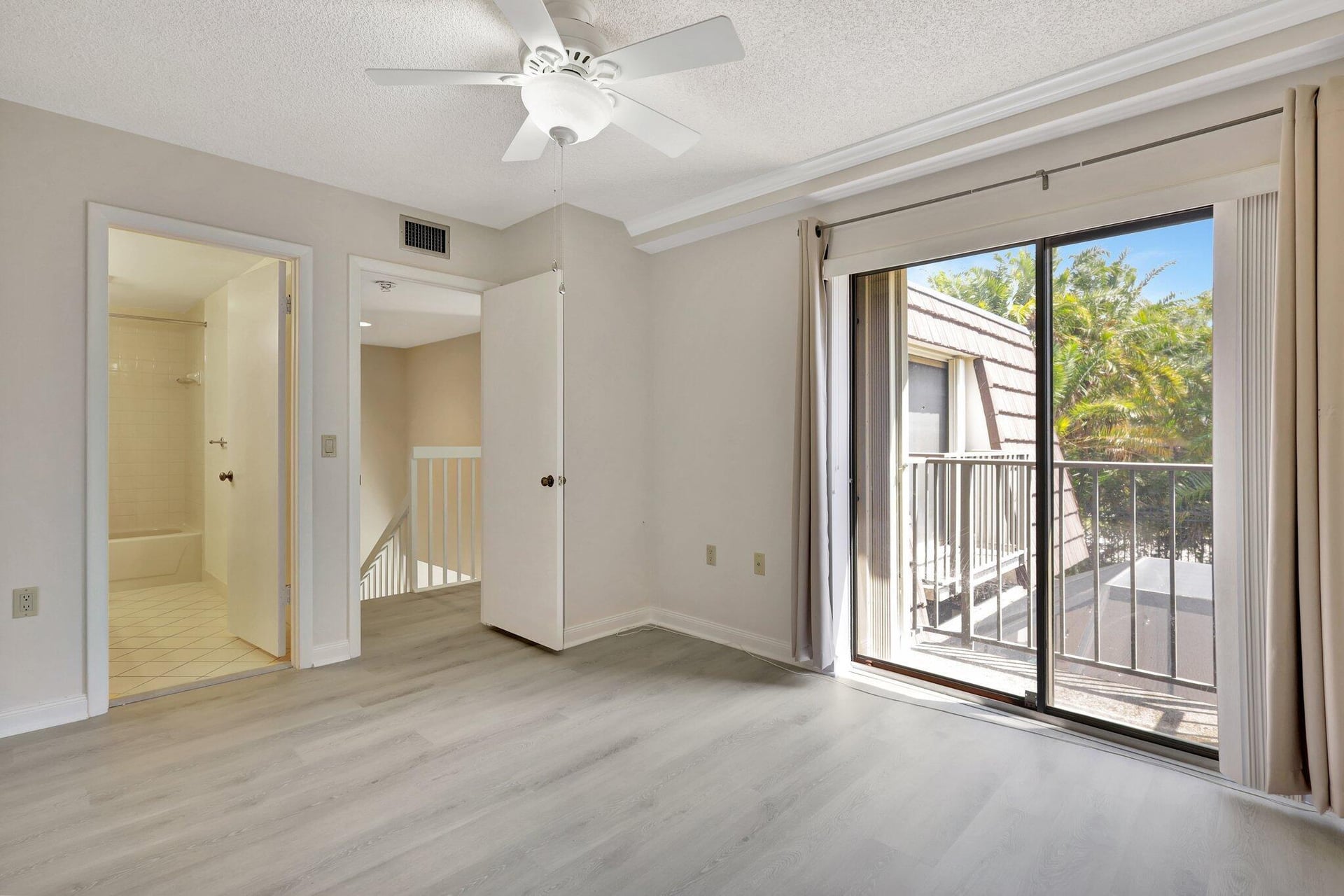 Residence photo 18