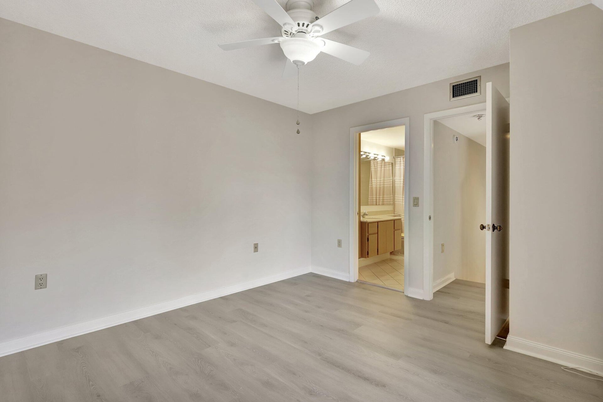Residence photo 19