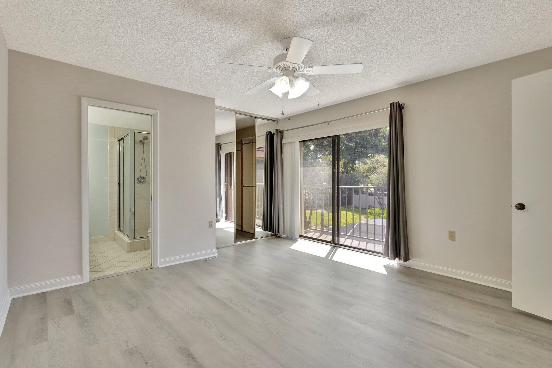 Residence photo 24