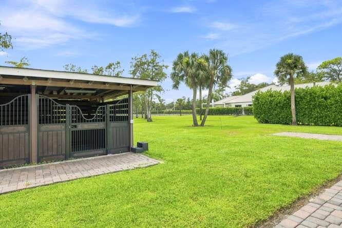 Paddock Park 2 Residence photo 12