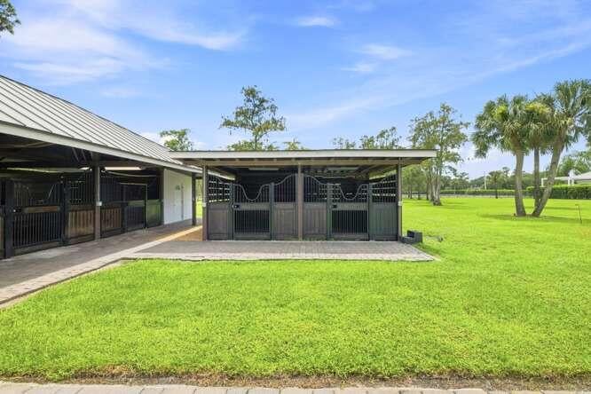 Paddock Park 2 Residence photo 13