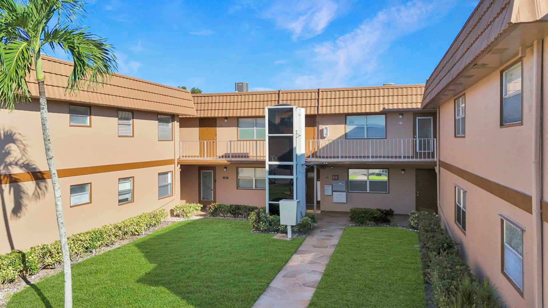 Residence photo 14