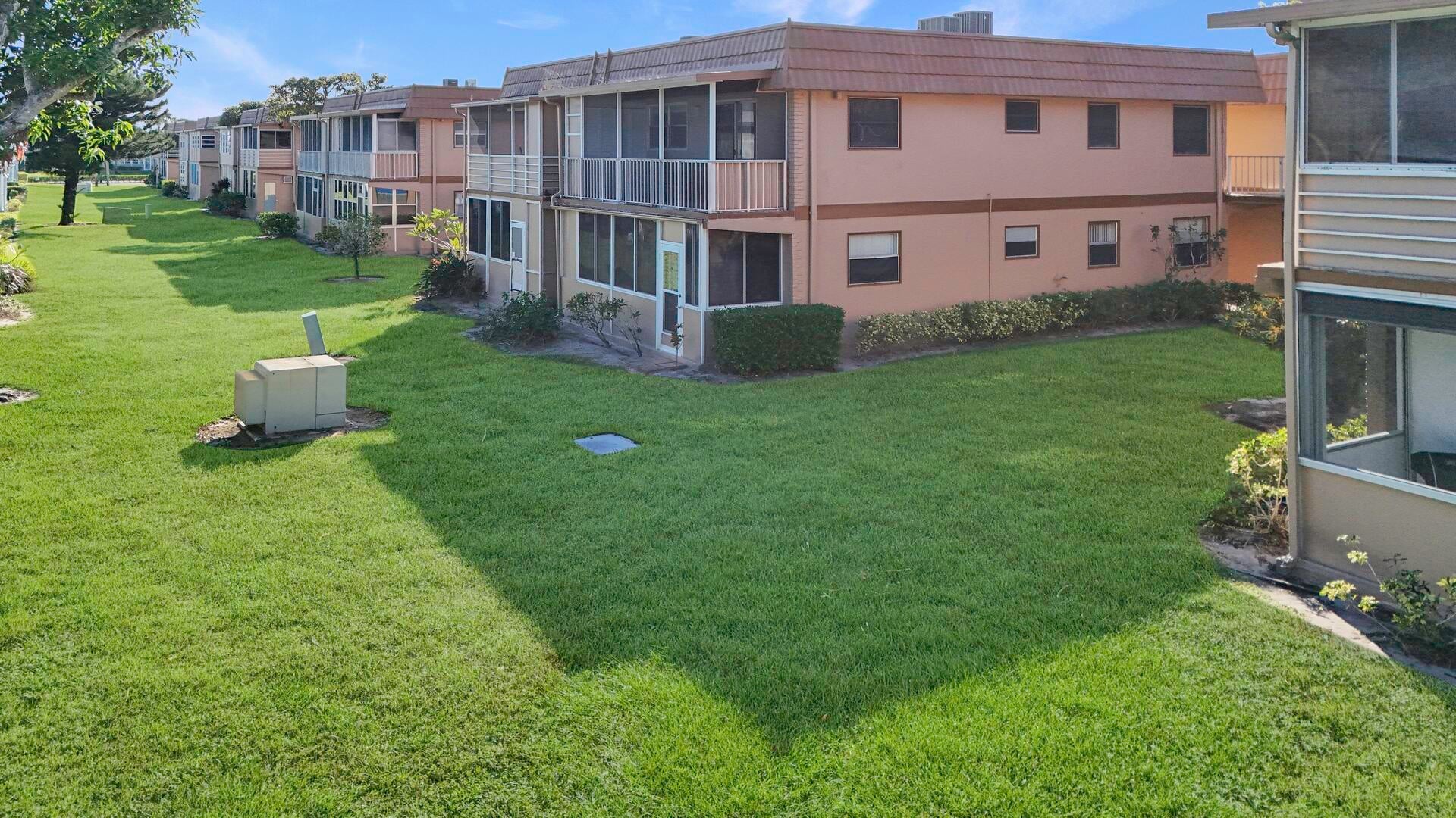 Residence photo 16