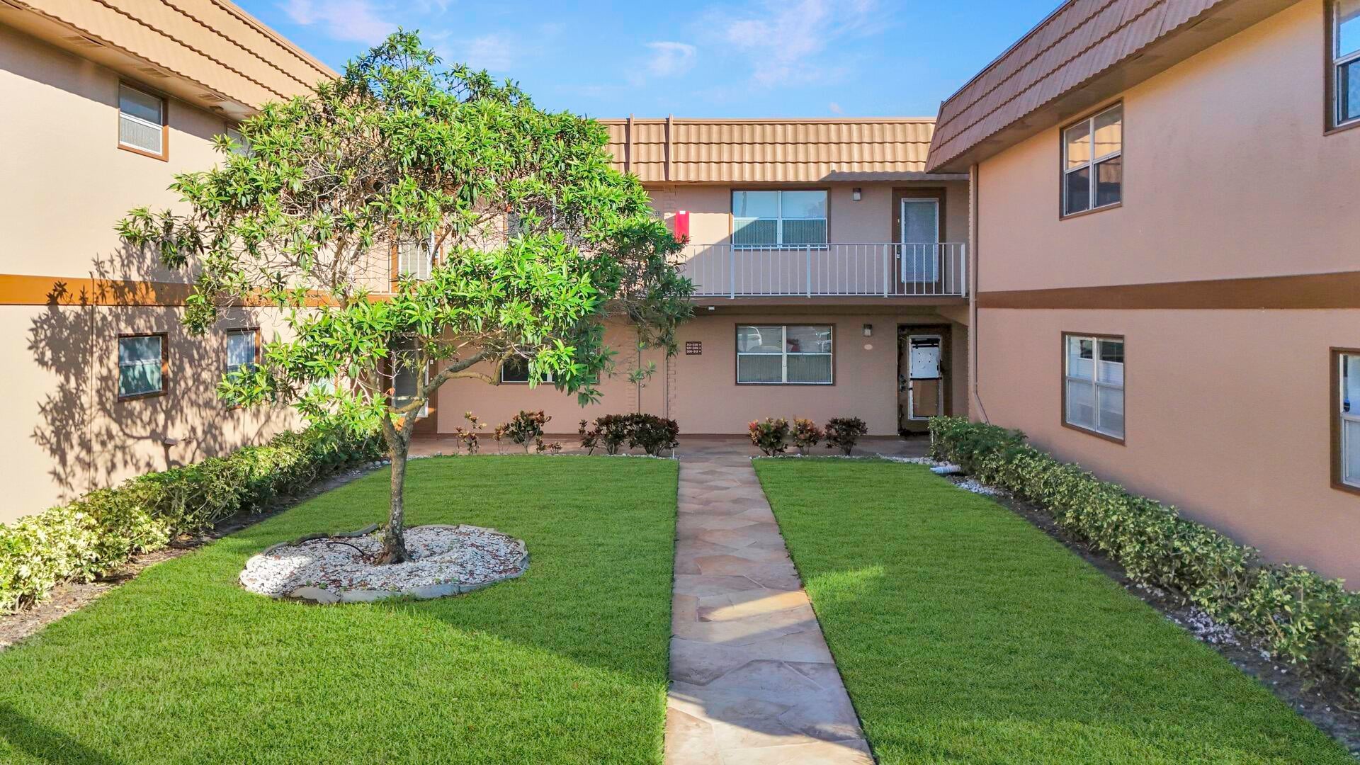 Residence photo 17