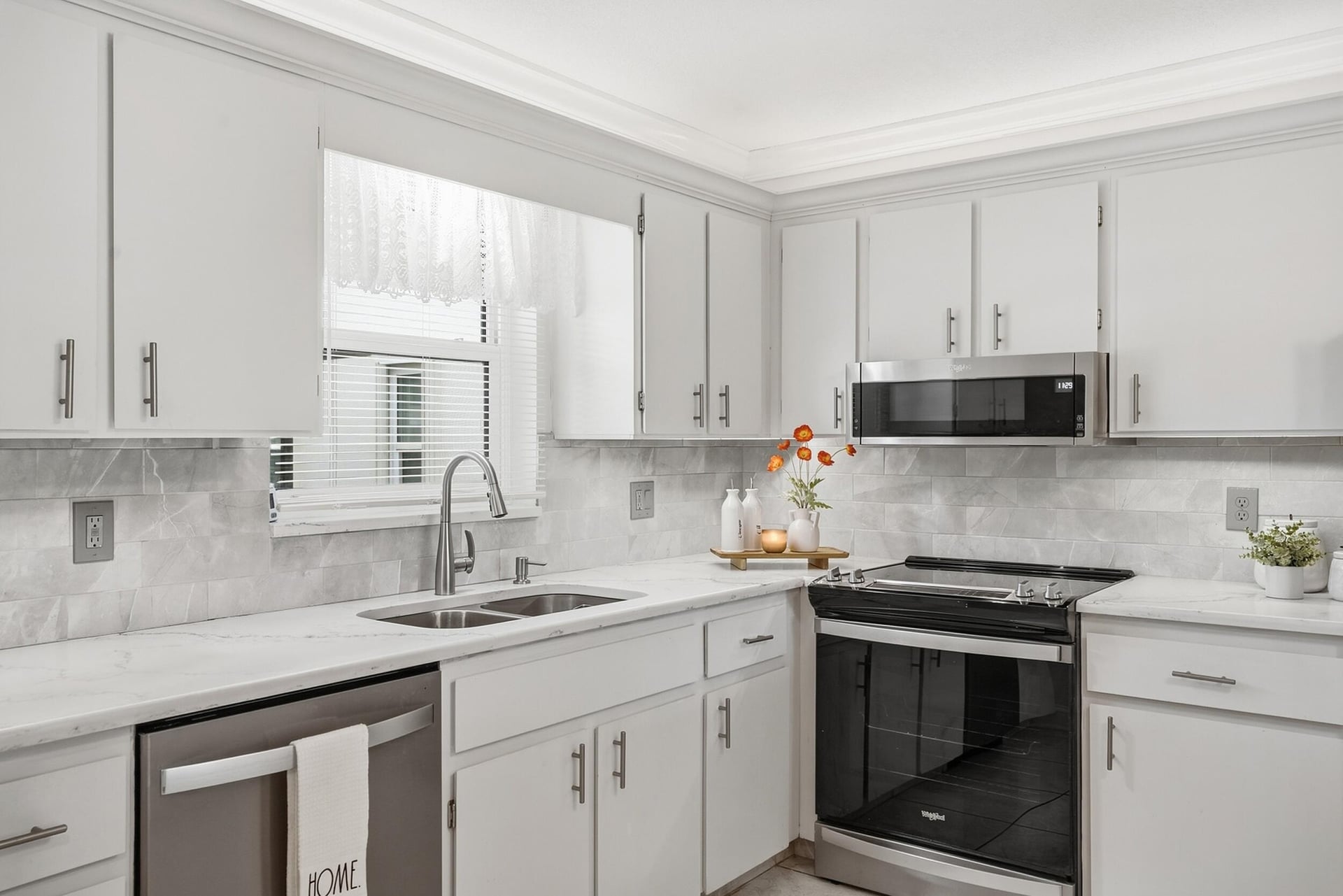 Residence photo 3