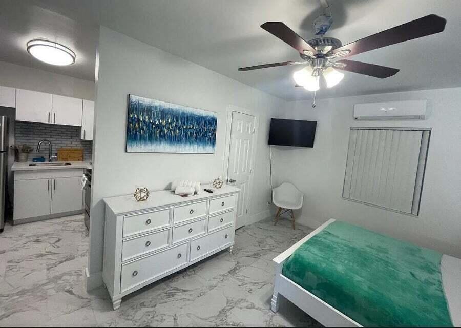 Unit 6 photo 3