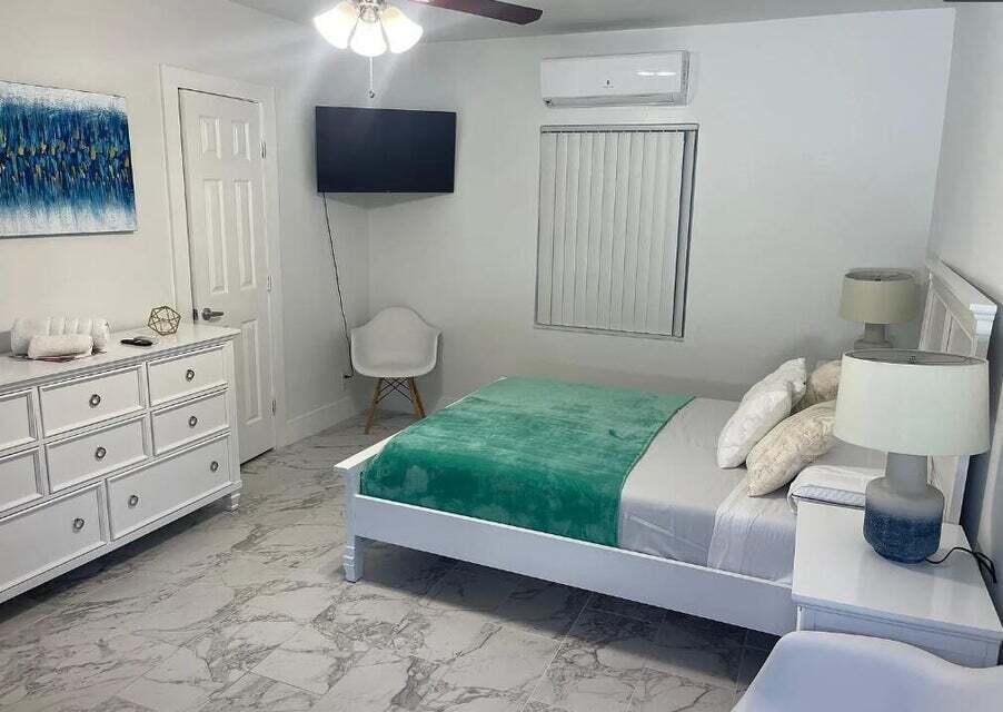 Unit 6 photo 5