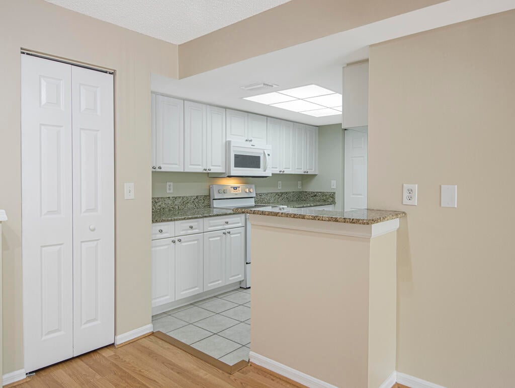  Unit 109 photo 9