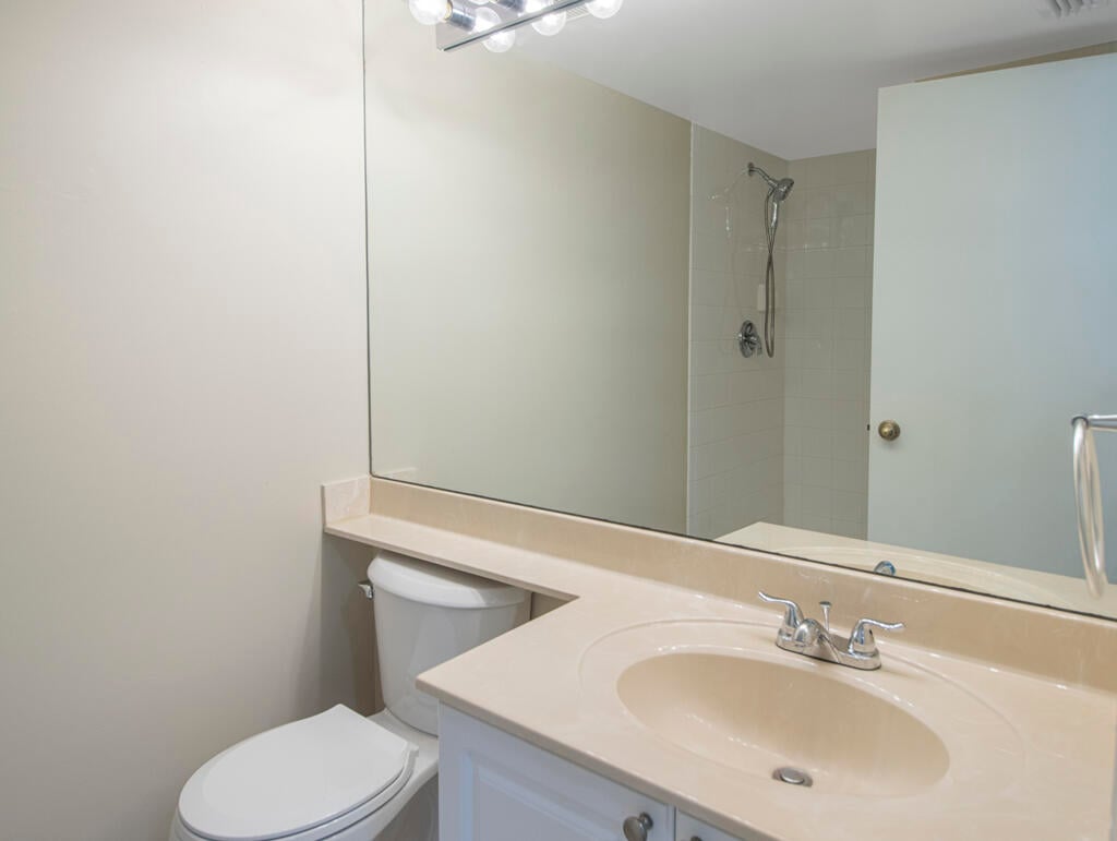 Unit 109 photo 18