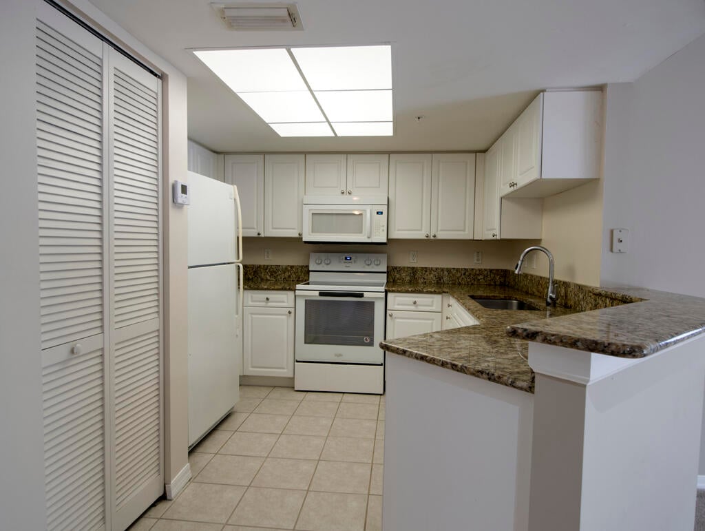 Unit 506 photo 3