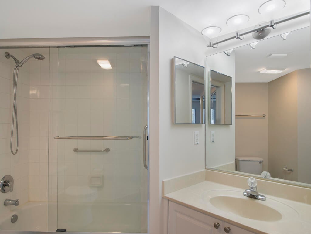 Unit 506 photo 10