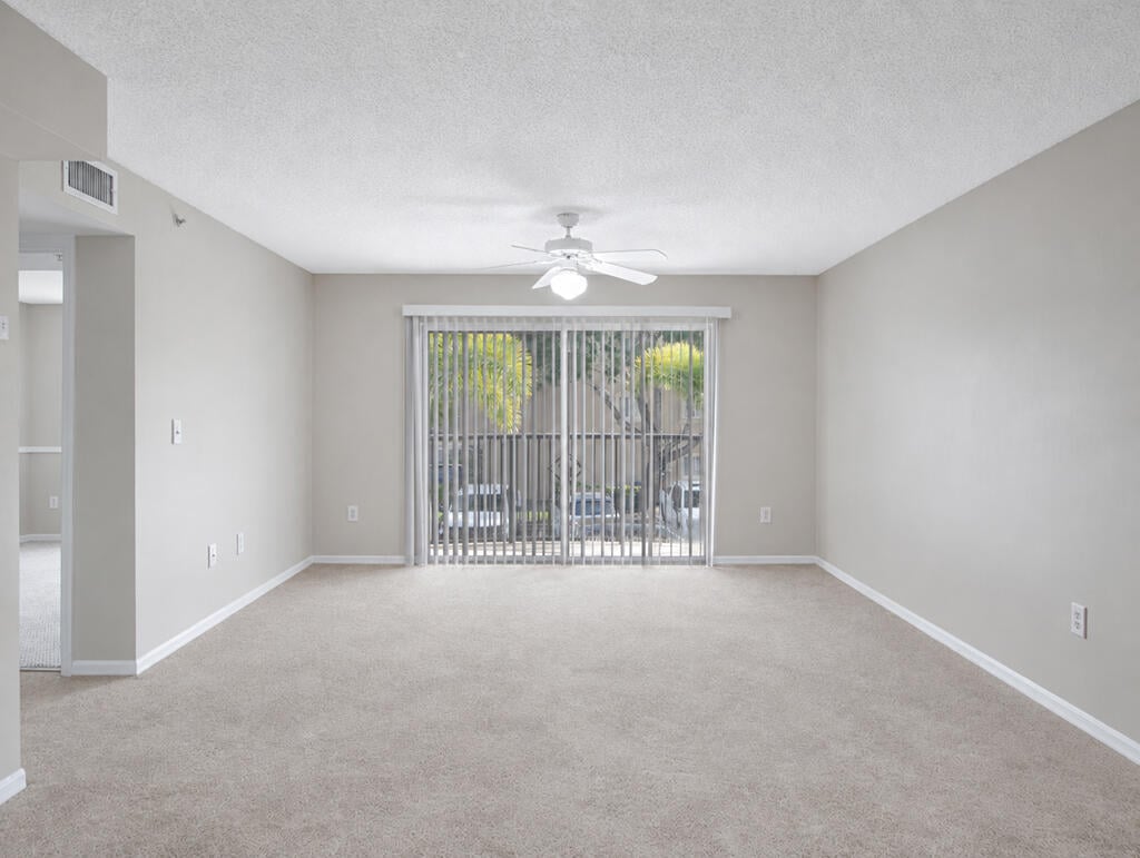 Unit 506 photo 12