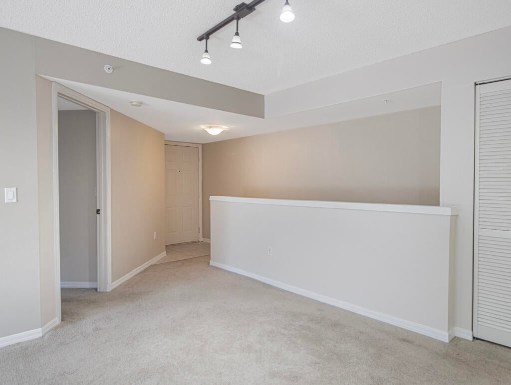 Unit 506 photo 13