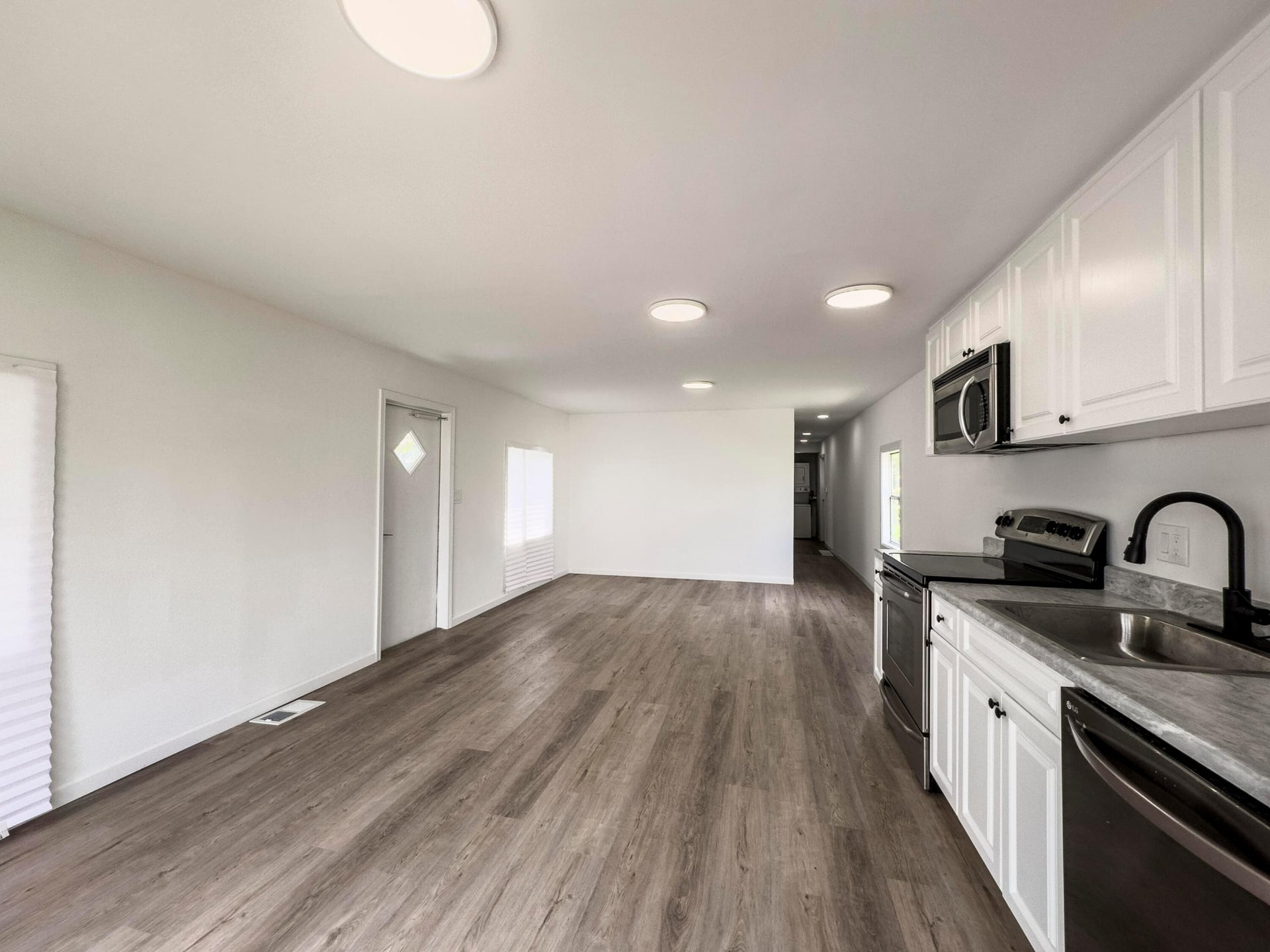 Unit 826 photo 8