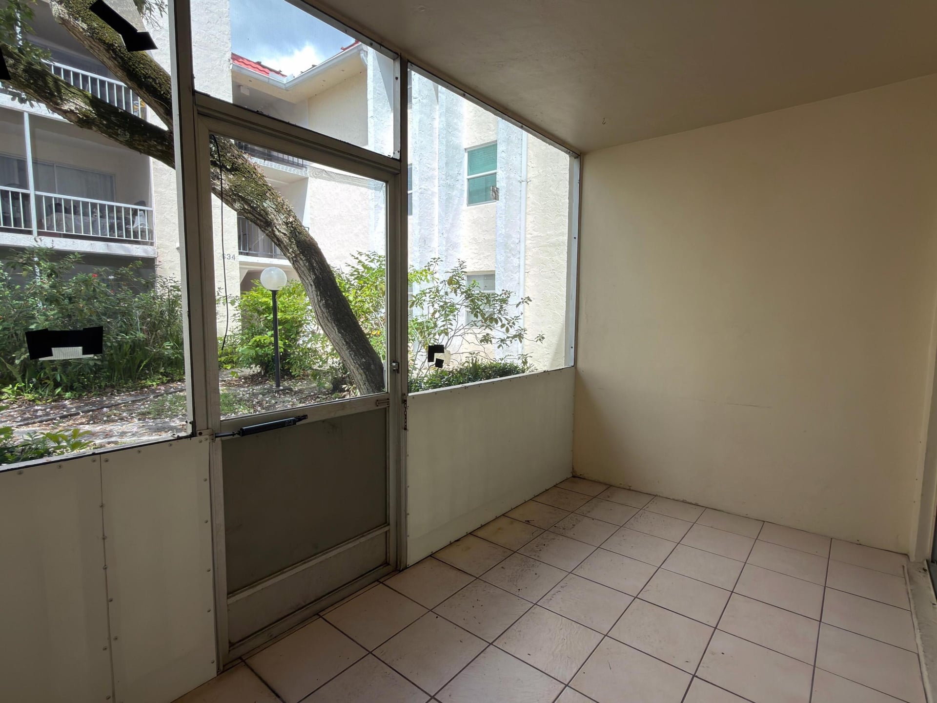  Unit 0140 photo 14