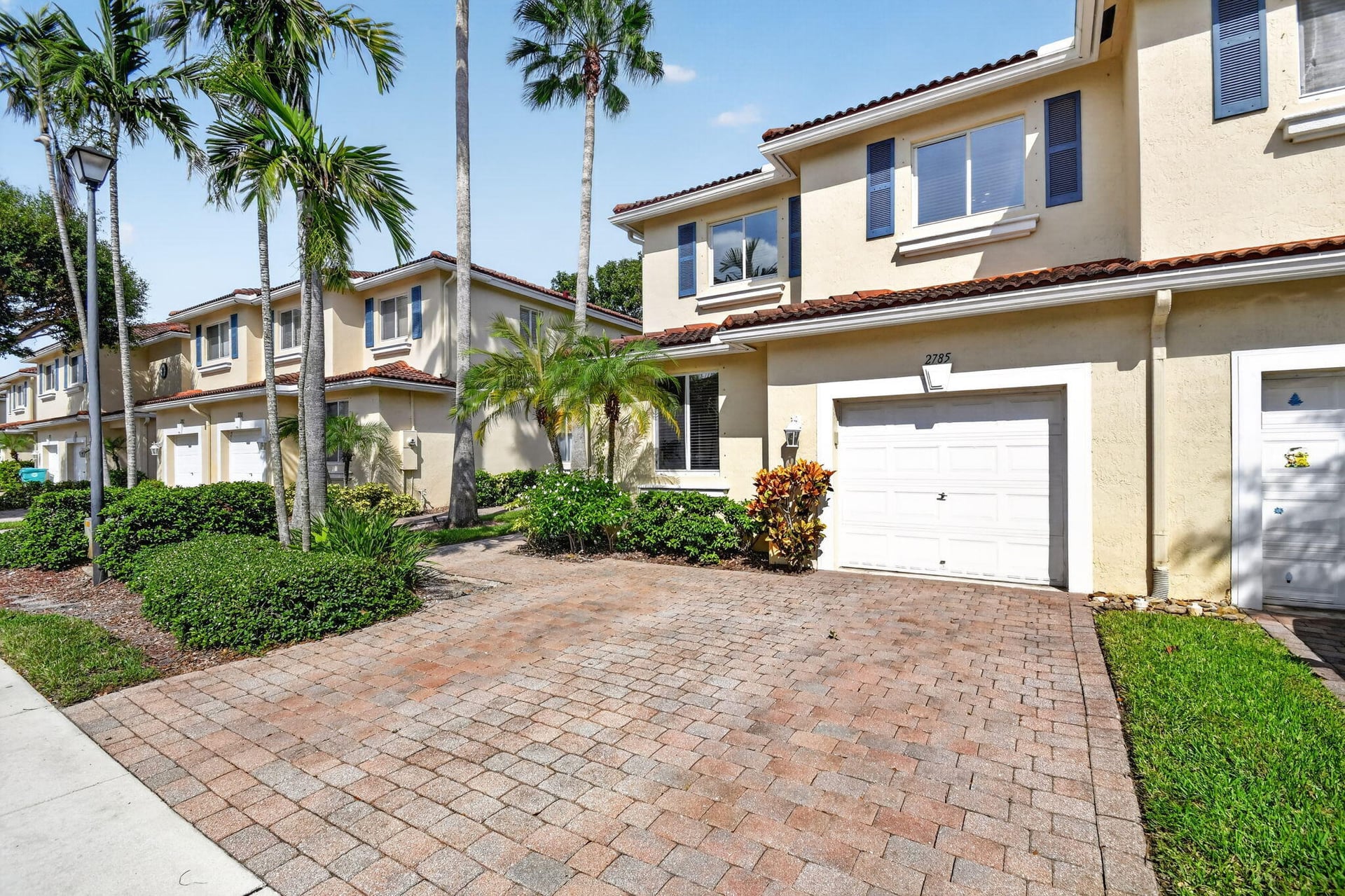 Residence photo 3