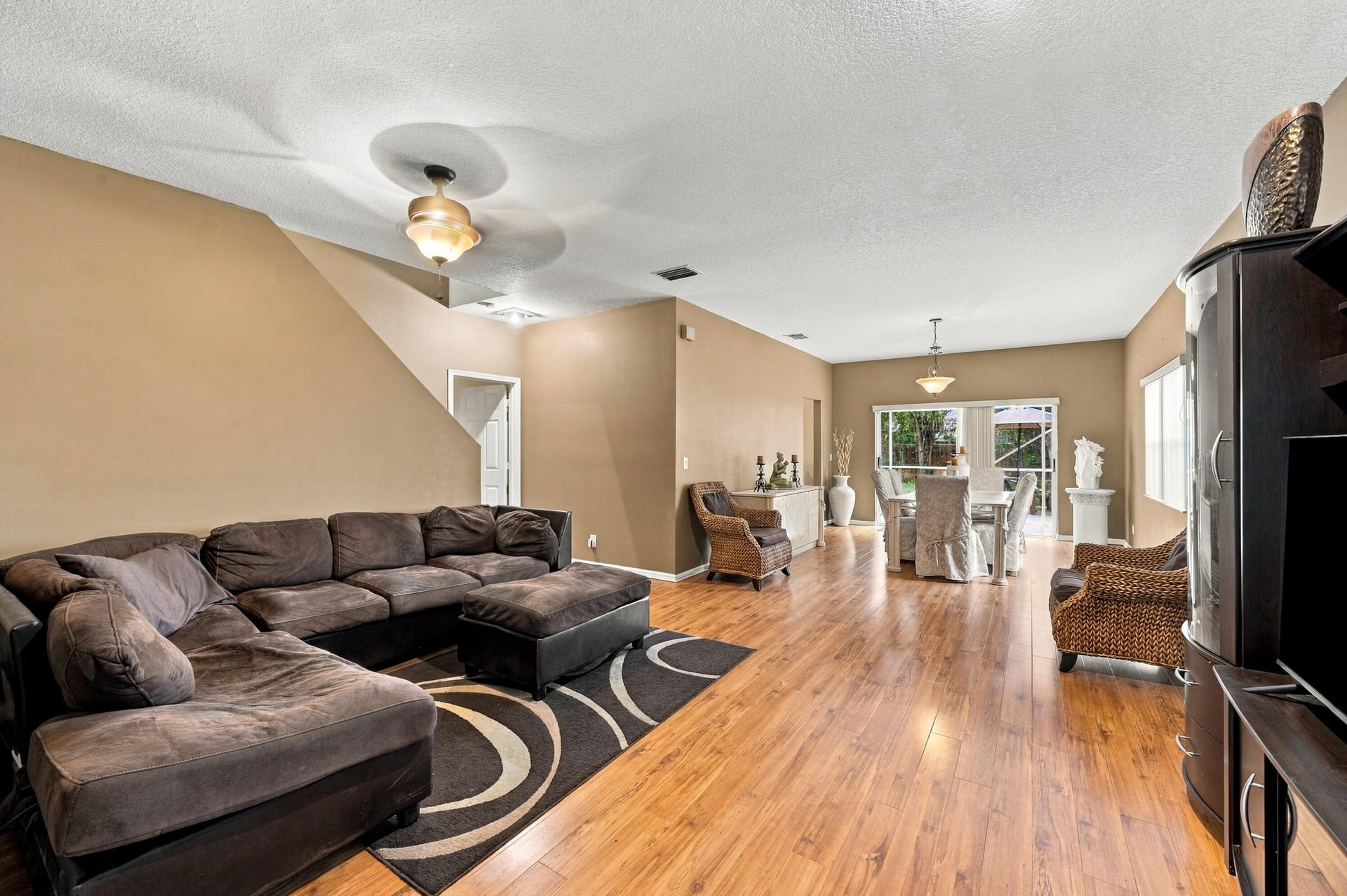 Residence photo 3