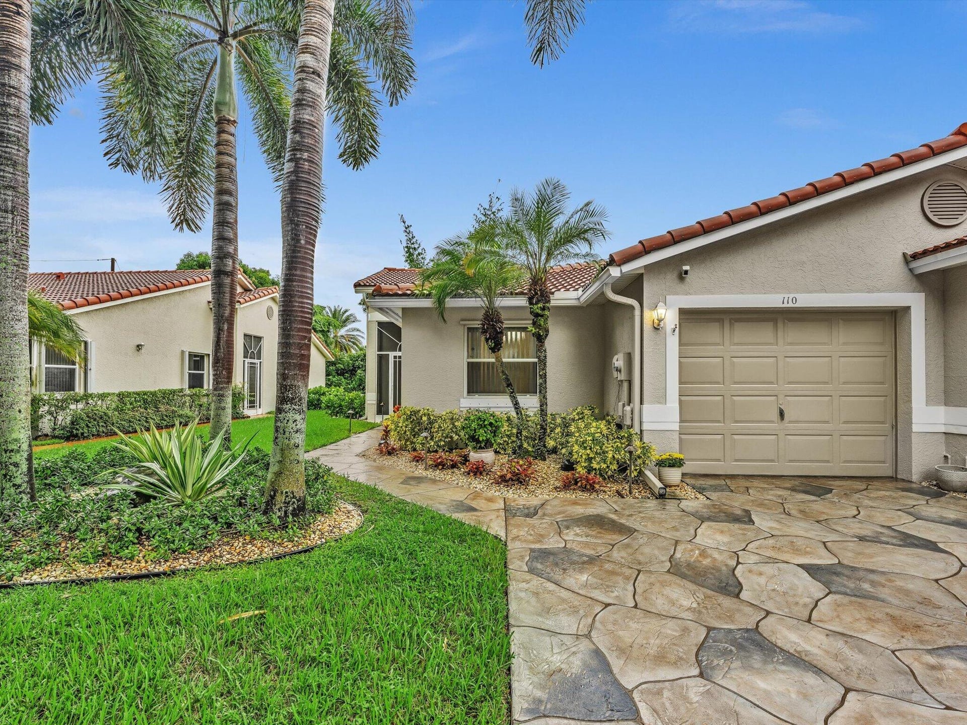  Residence photo 5