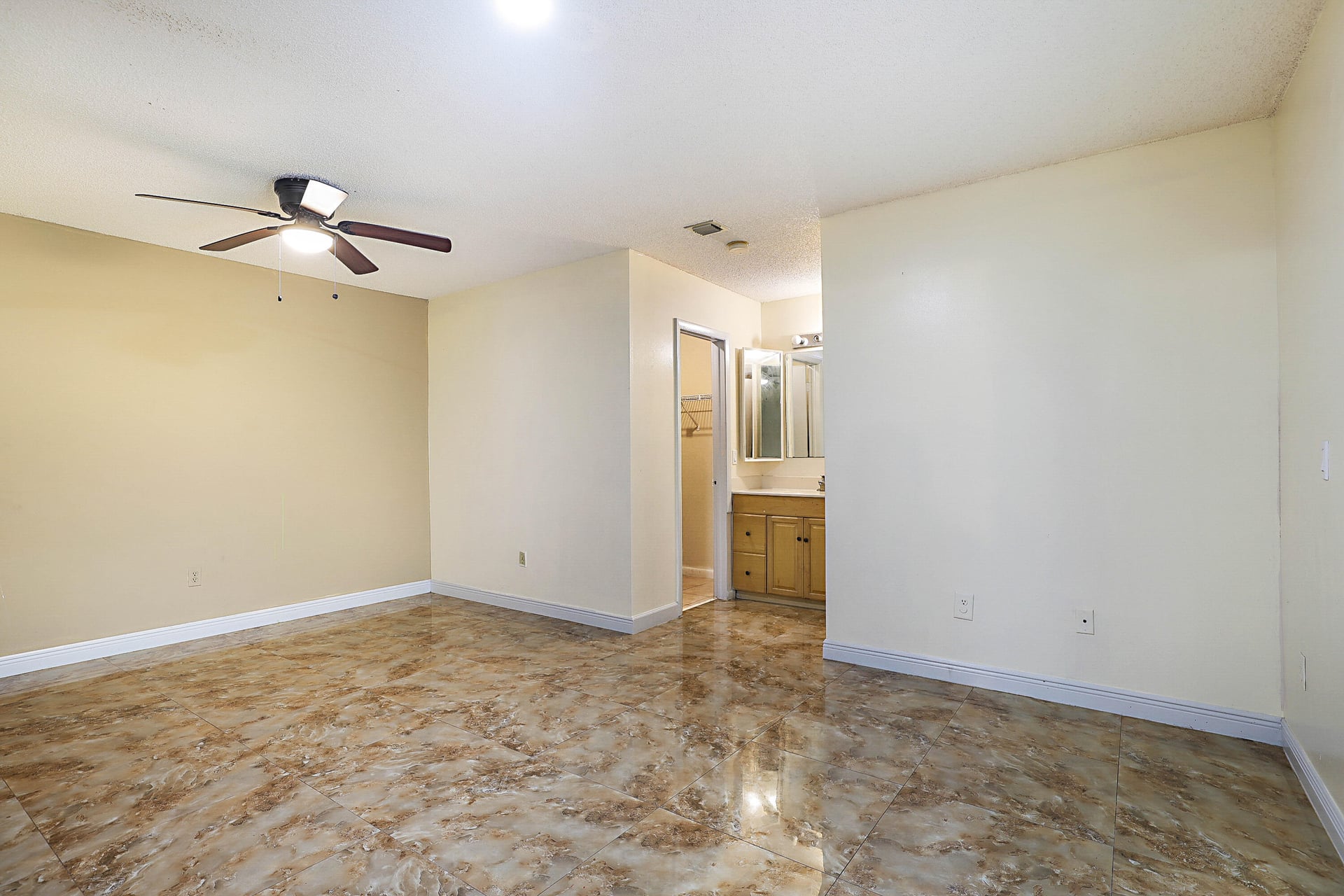  Residence photo 15
