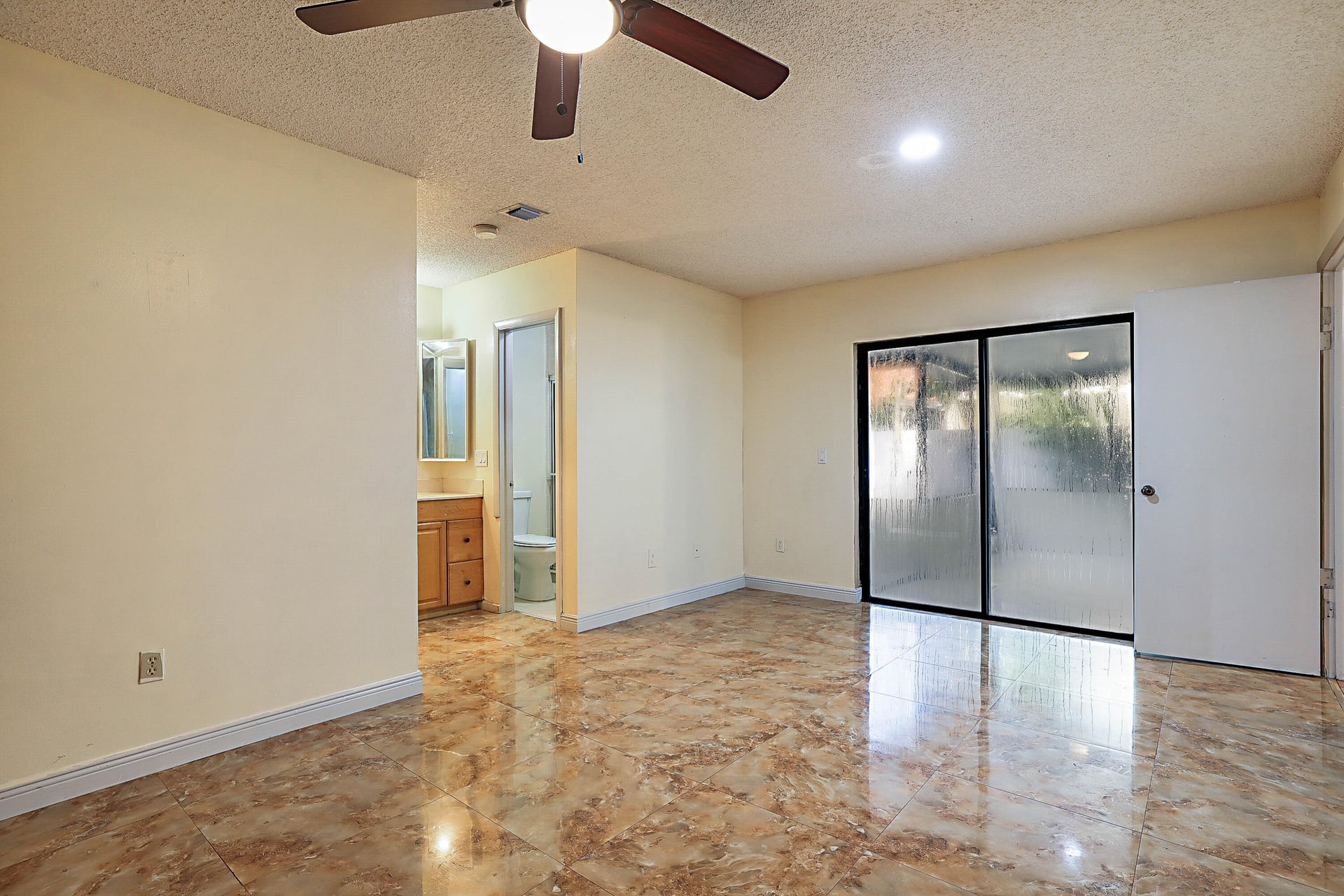  Residence photo 16
