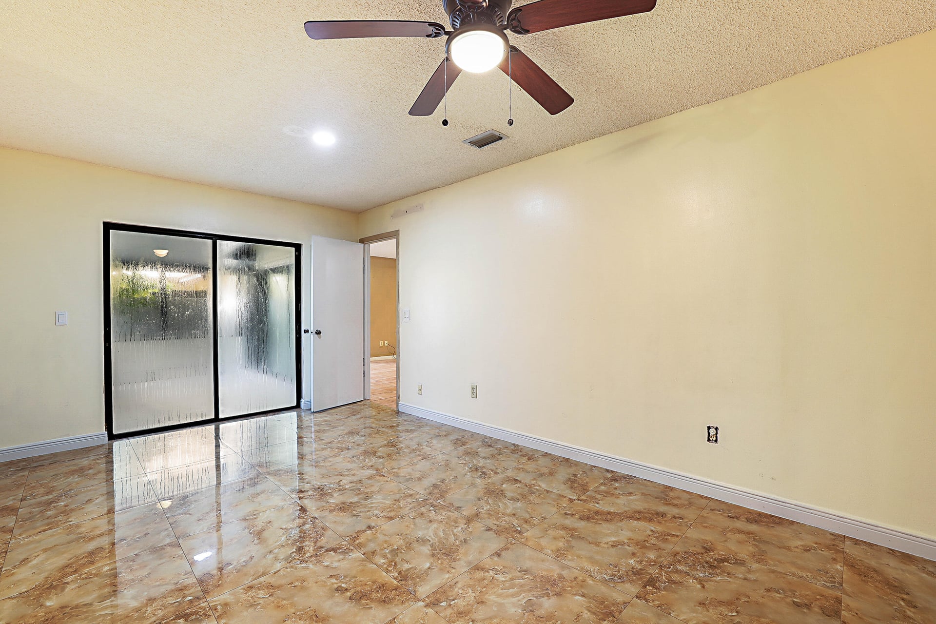  Residence photo 17