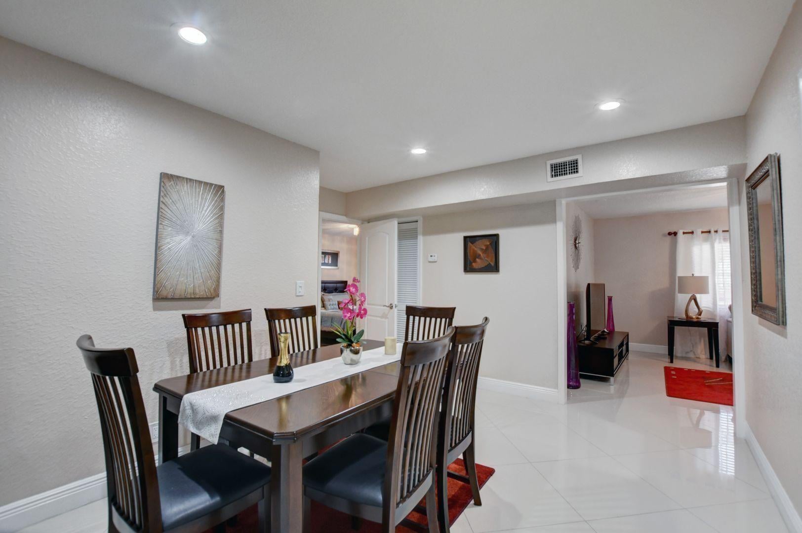  Residence photo 6