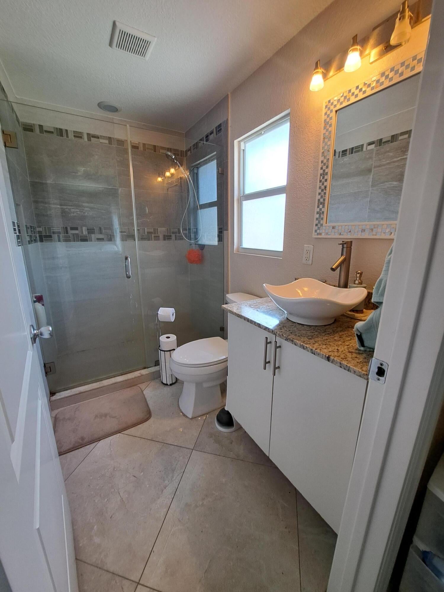  Residence photo 8