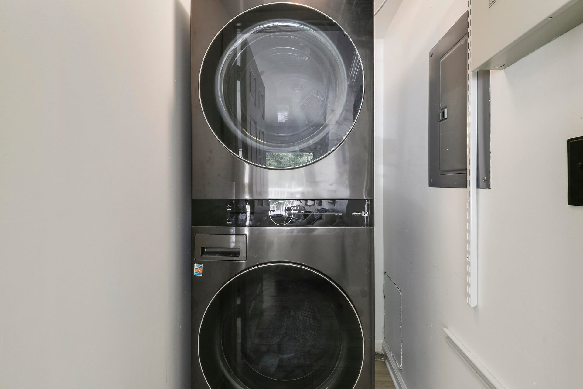 Unit 2212 photo 16
