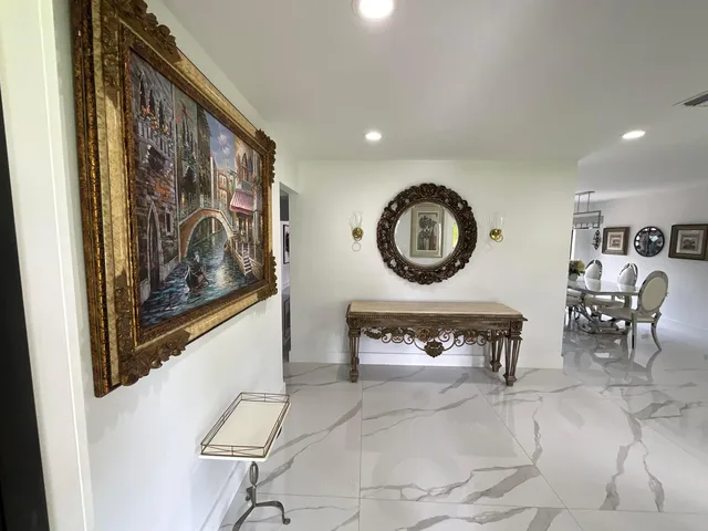 Residence photo 8