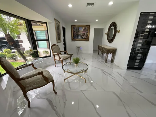 Residence photo 11