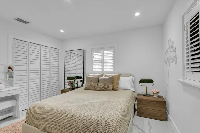 Residence photo 126