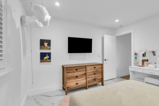 Residence photo 128