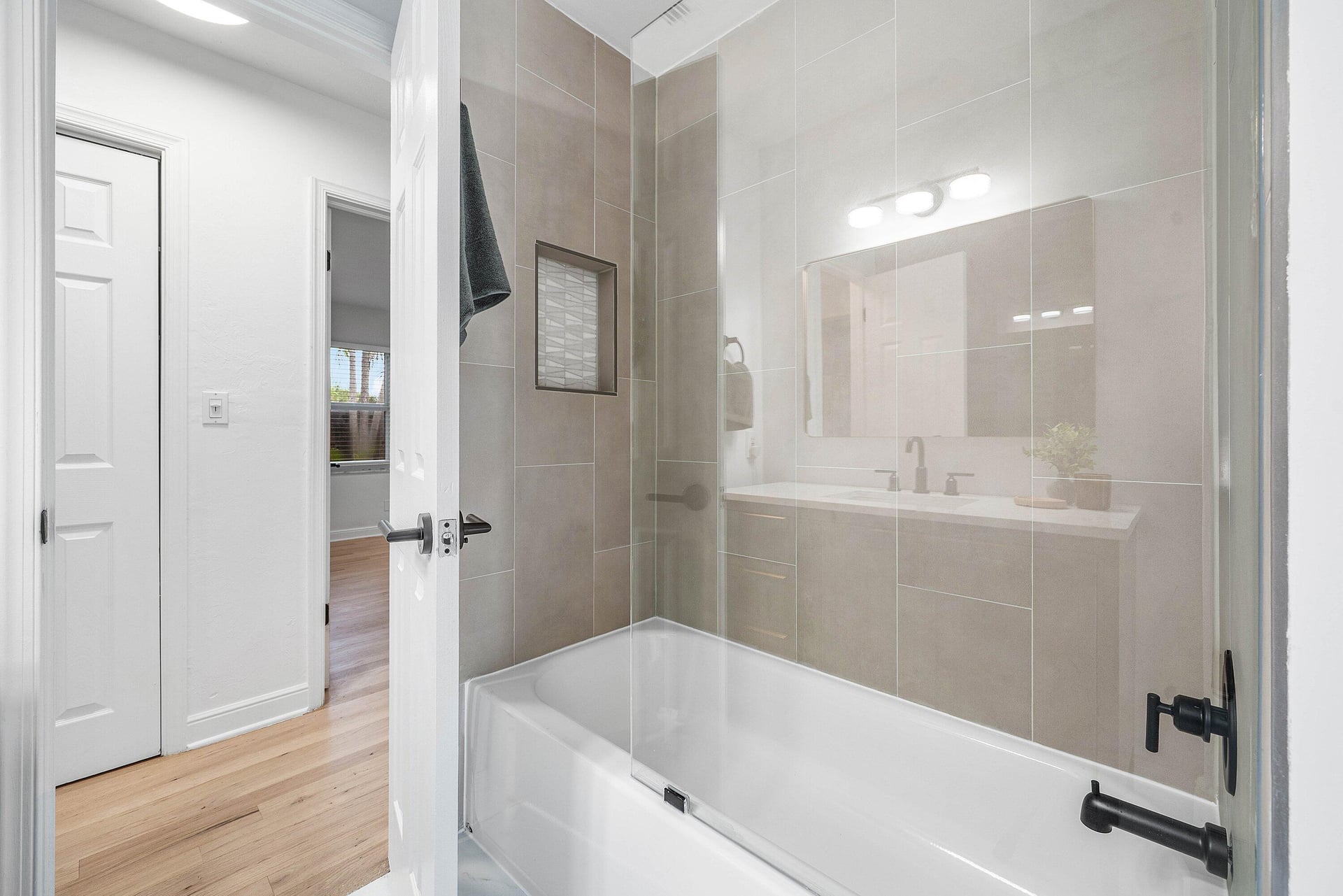 Residence photo 29