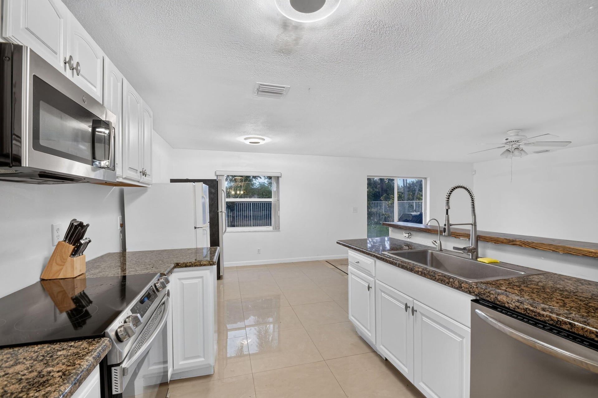 Unit 5349 photo 9
