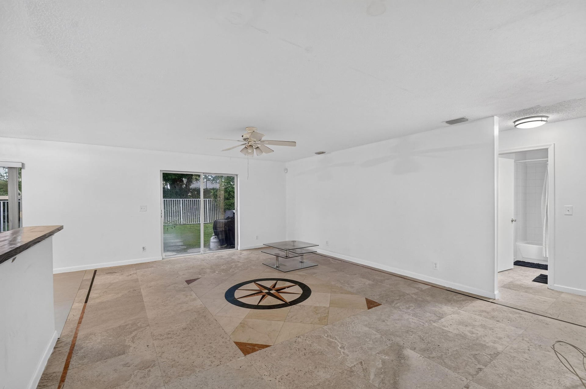 Unit 5349 photo 13