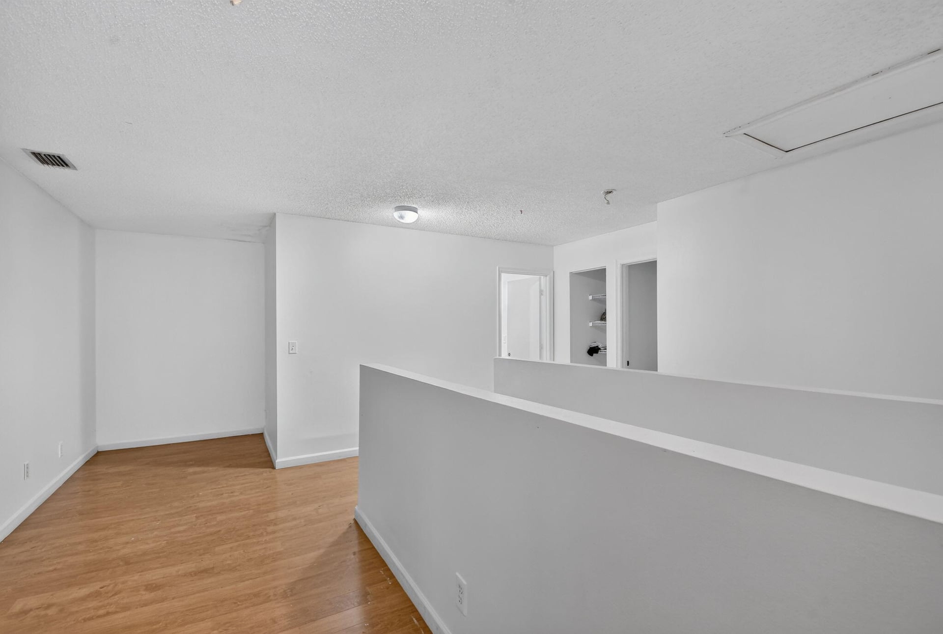 Unit 5349 photo 19