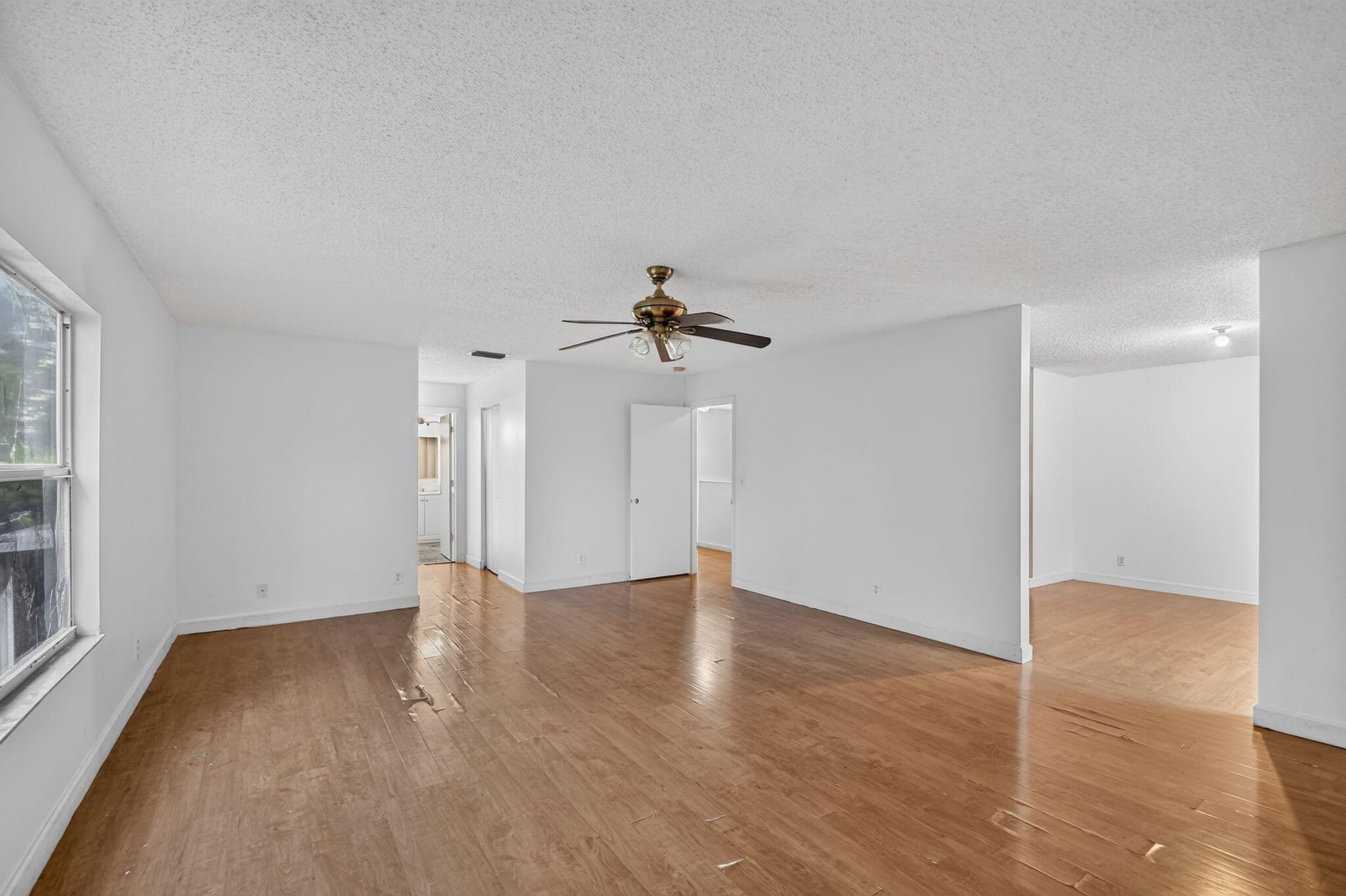 Unit 5349 photo 23