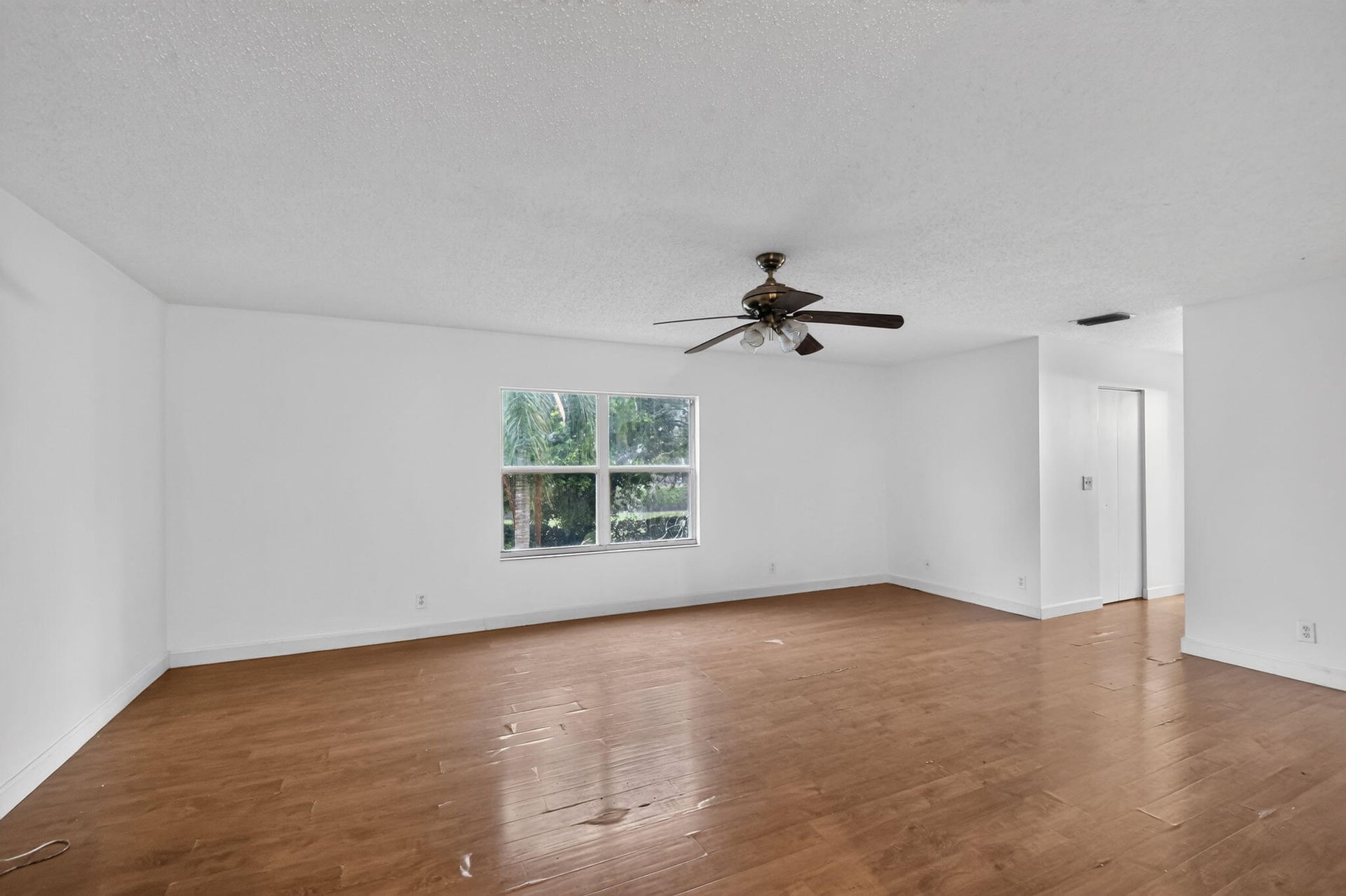 Unit 5349 photo 24