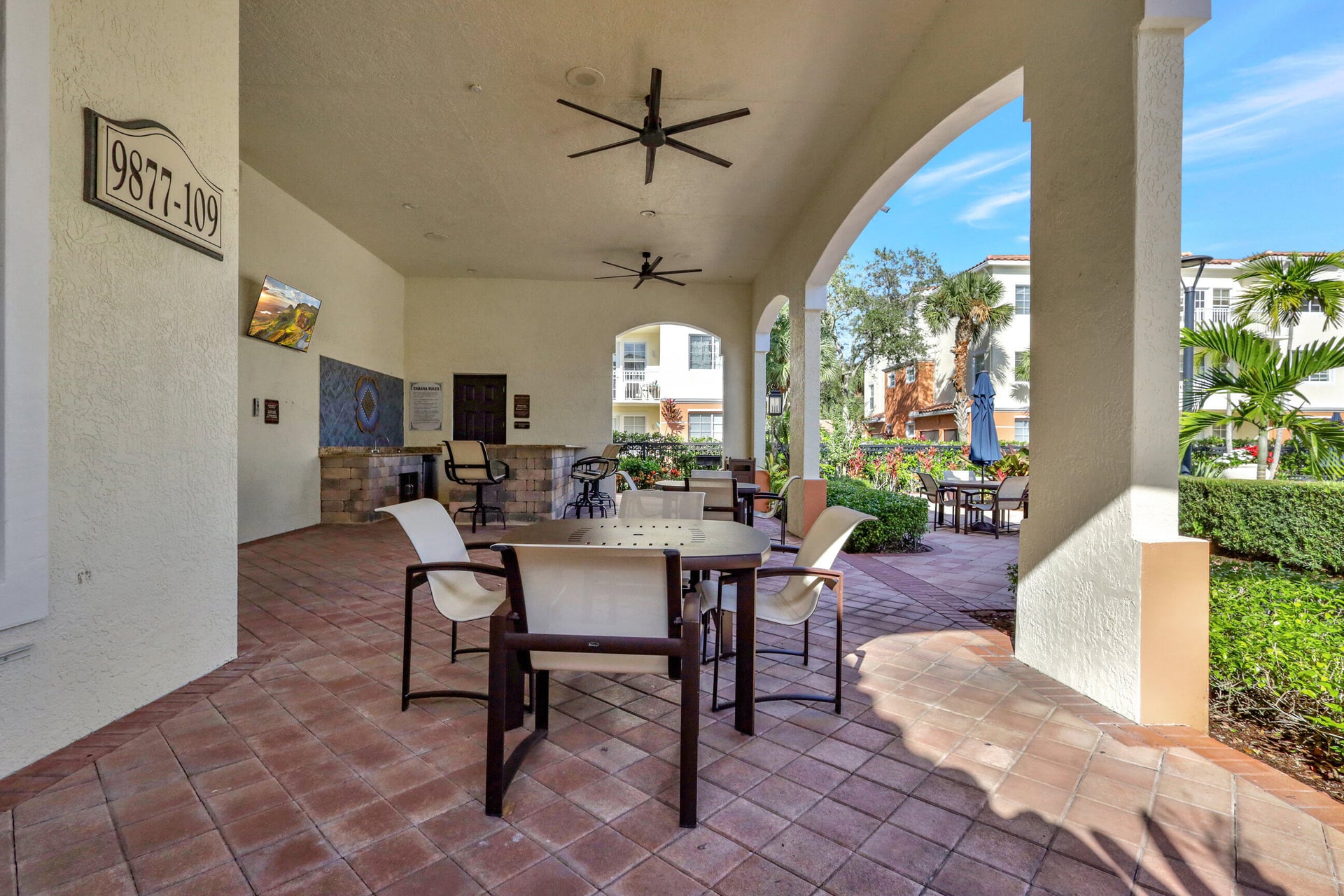 Unit 5302 photo 9