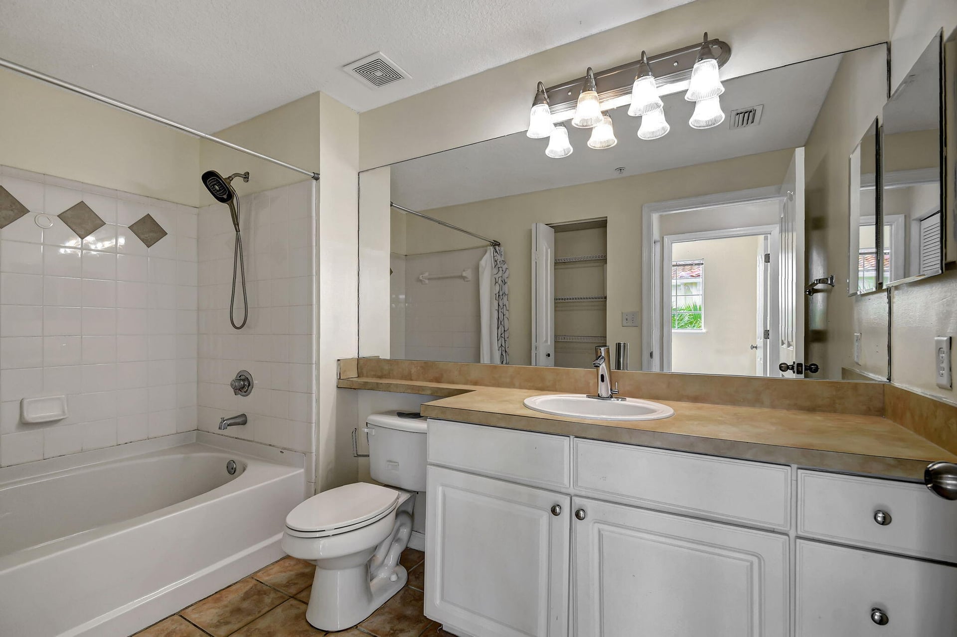 Unit 5302 photo 23