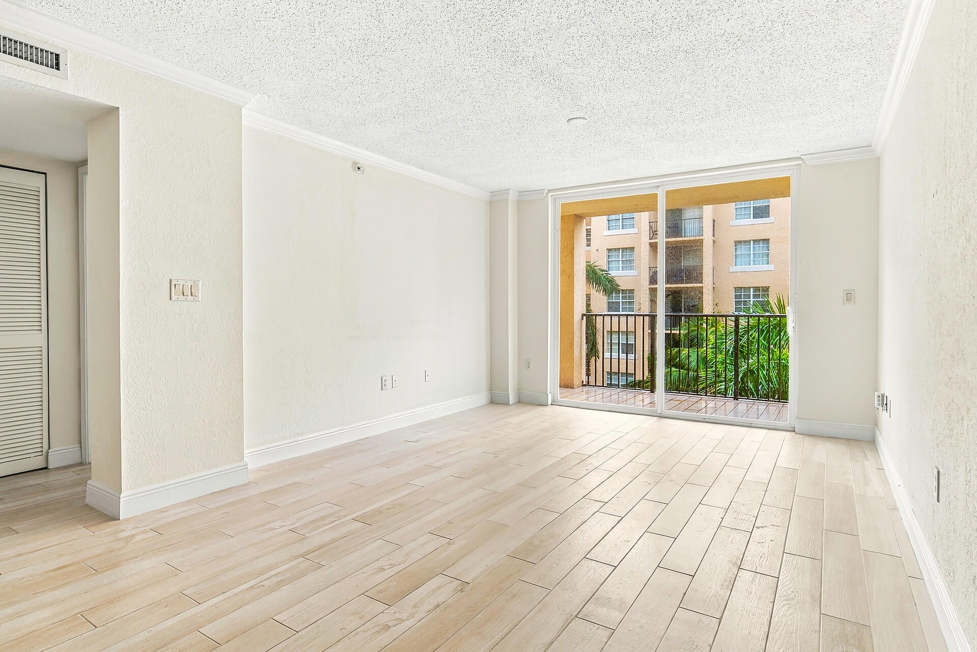Flagler Pointe Unit 603 photo 2