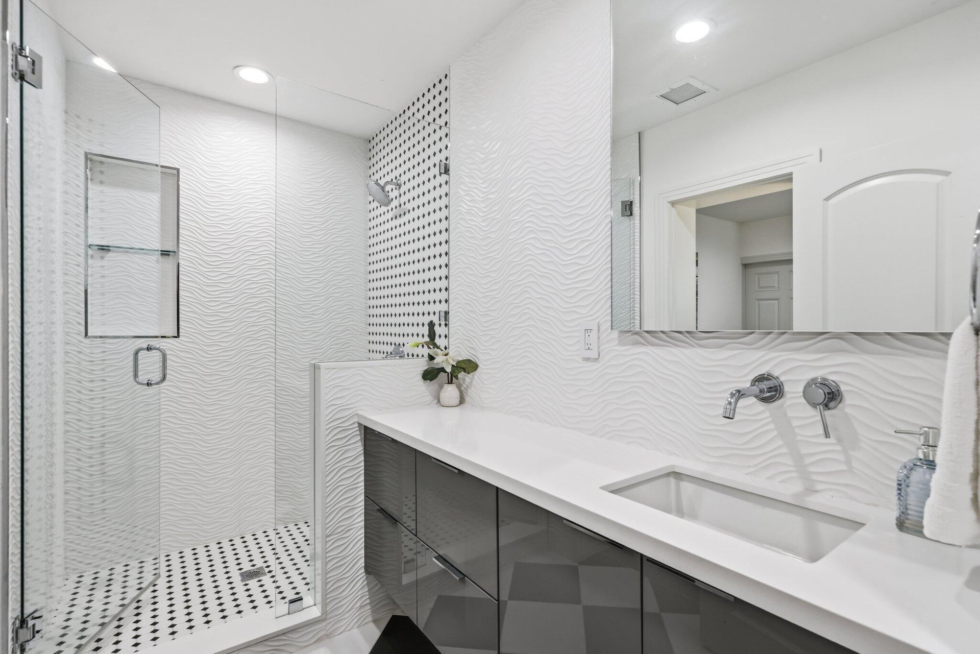 Unit H104 photo 50