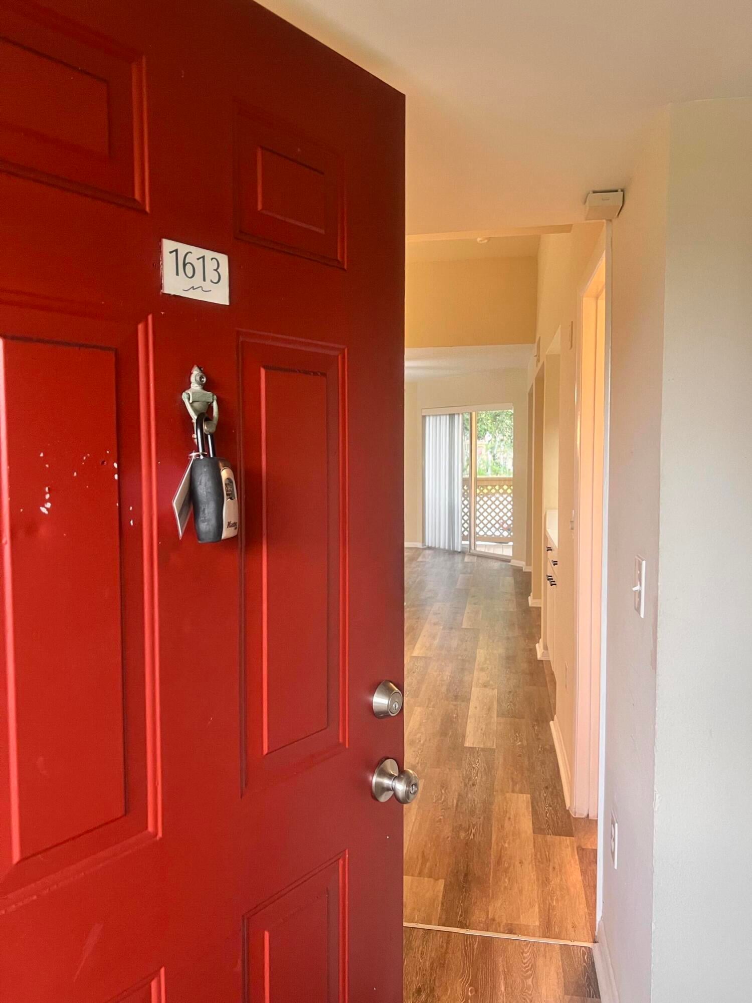 Unit 1613 photo 6