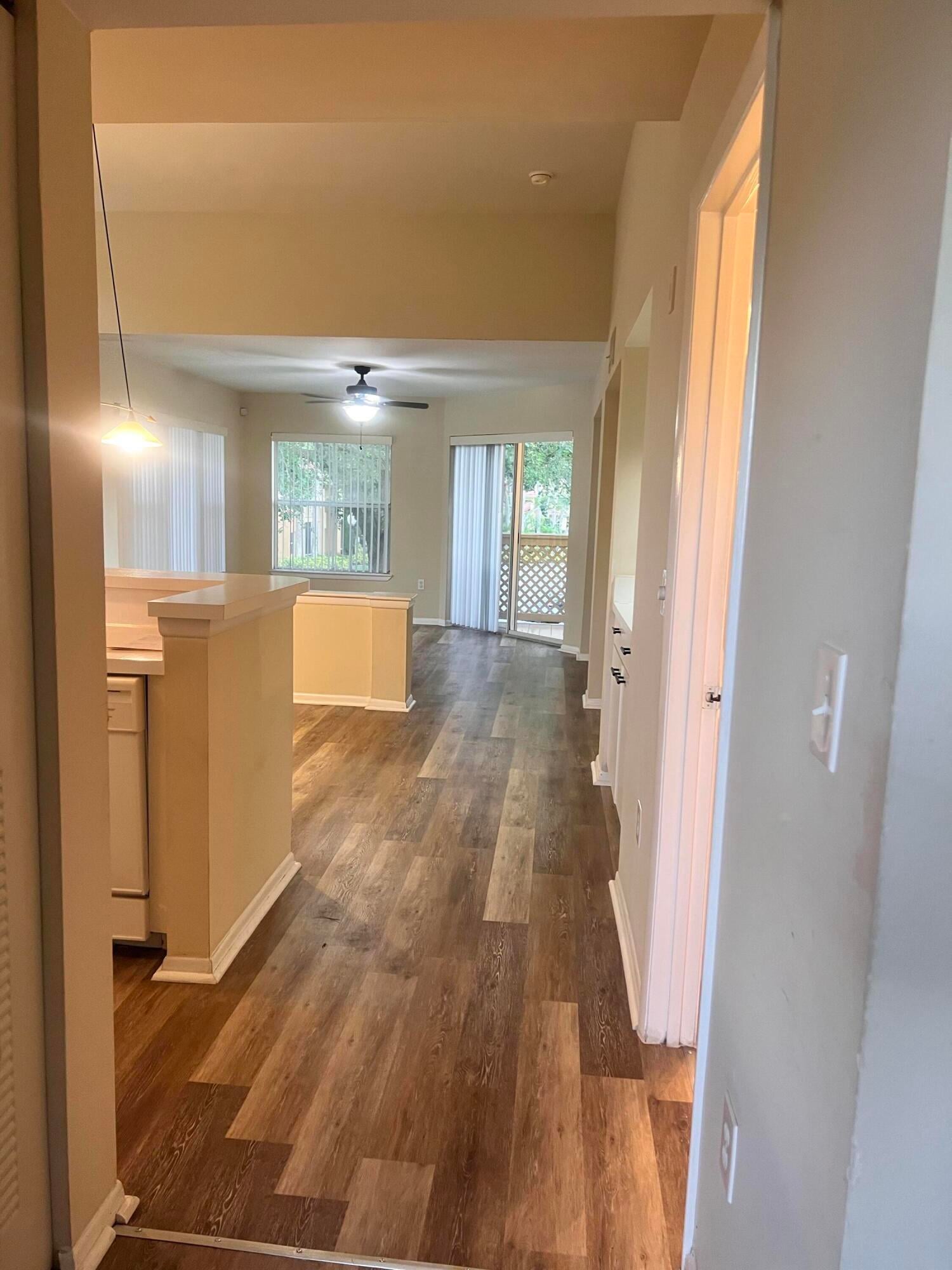 Unit 1613 photo 8