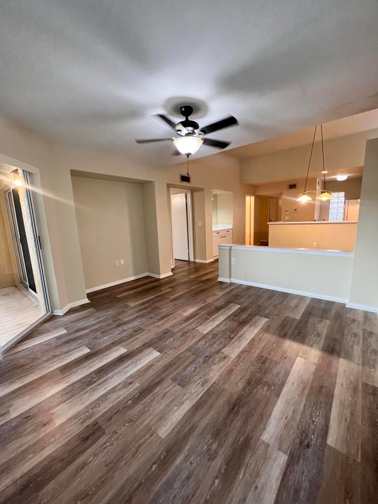 Unit 1613 photo 13